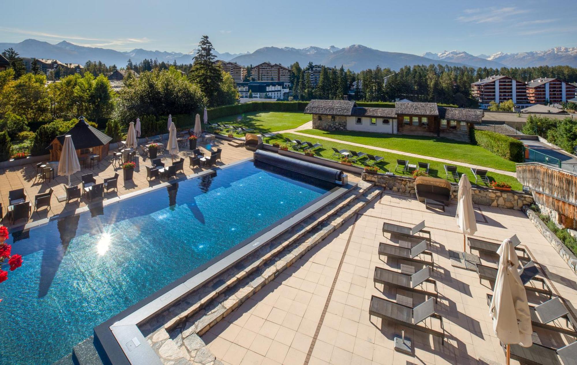 Hostellerie Du Pas De L'Ours "Relais Et Chateaux" Кран-Монтана Екстер'єр фото